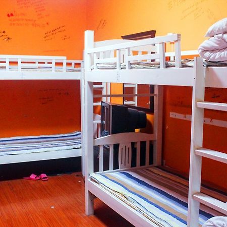 Dengba Hostel Chengdu Branch Экстерьер фото