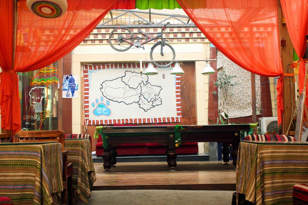 Dengba Hostel Chengdu Branch Экстерьер фото