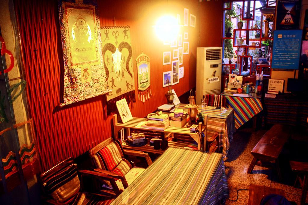 Dengba Hostel Chengdu Branch Экстерьер фото