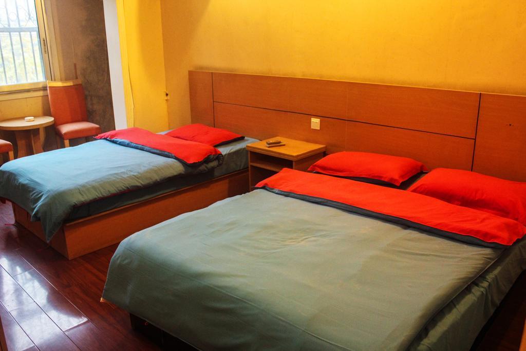 Dengba Hostel Chengdu Branch Экстерьер фото