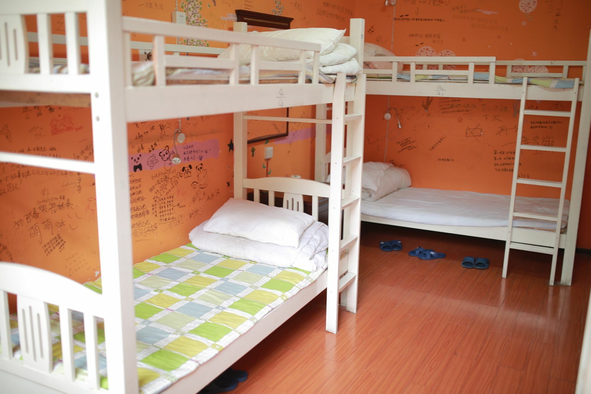 Dengba Hostel Chengdu Branch Экстерьер фото